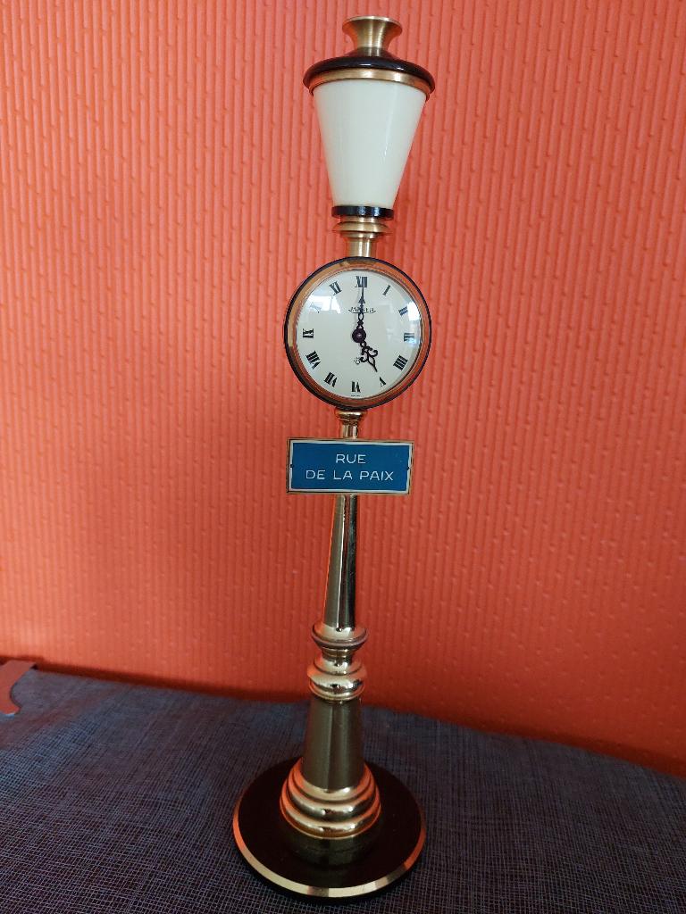 Horloge Jaeger- Le Coultre, Enlèvement