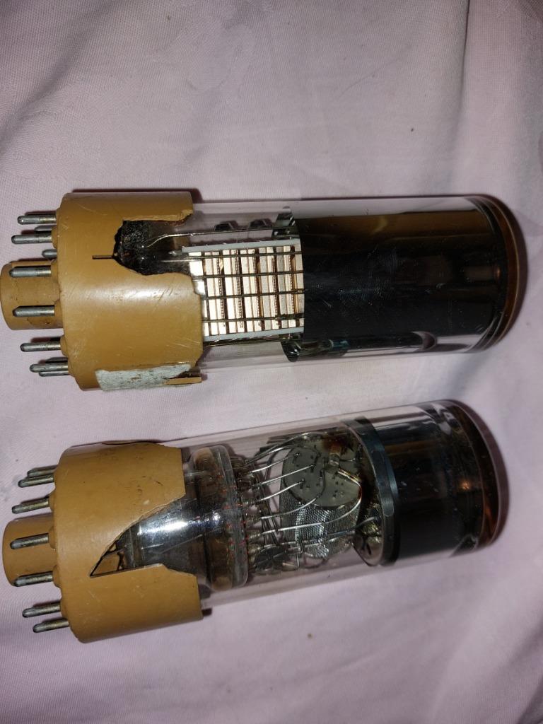 2 fotomultiplicator buizen, Hobby en Vrije tijd, Elektronica-componenten, Ophalen of Verzenden, Gebruikt