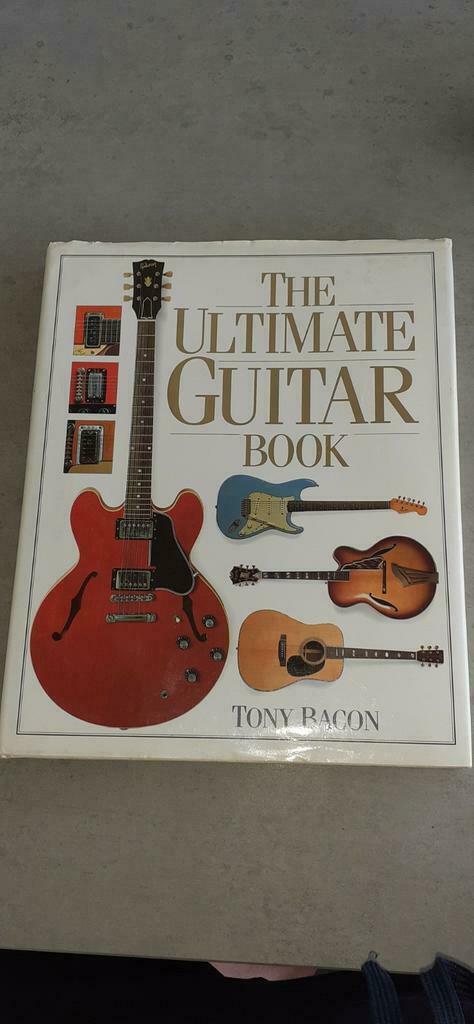 The ultimate guitar book by Tony Bacon, Enlèvement ou Envoi, Comme neuf