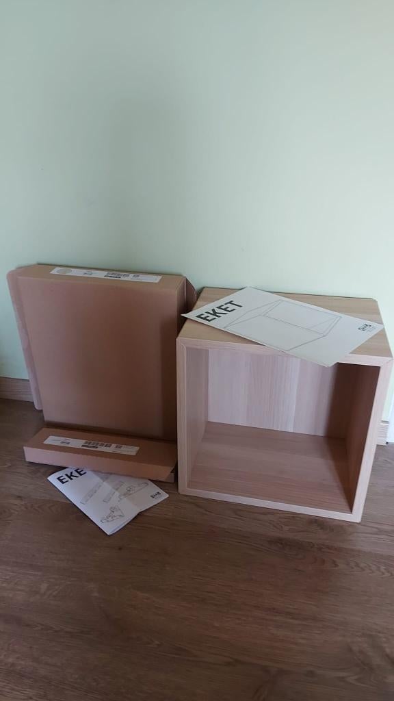2 wandkastjes IKEA EKET met 2 wandrails, Huis en Inrichting, Ophalen, Nieuw, Minder dan 150 cm, Minder dan 100 cm