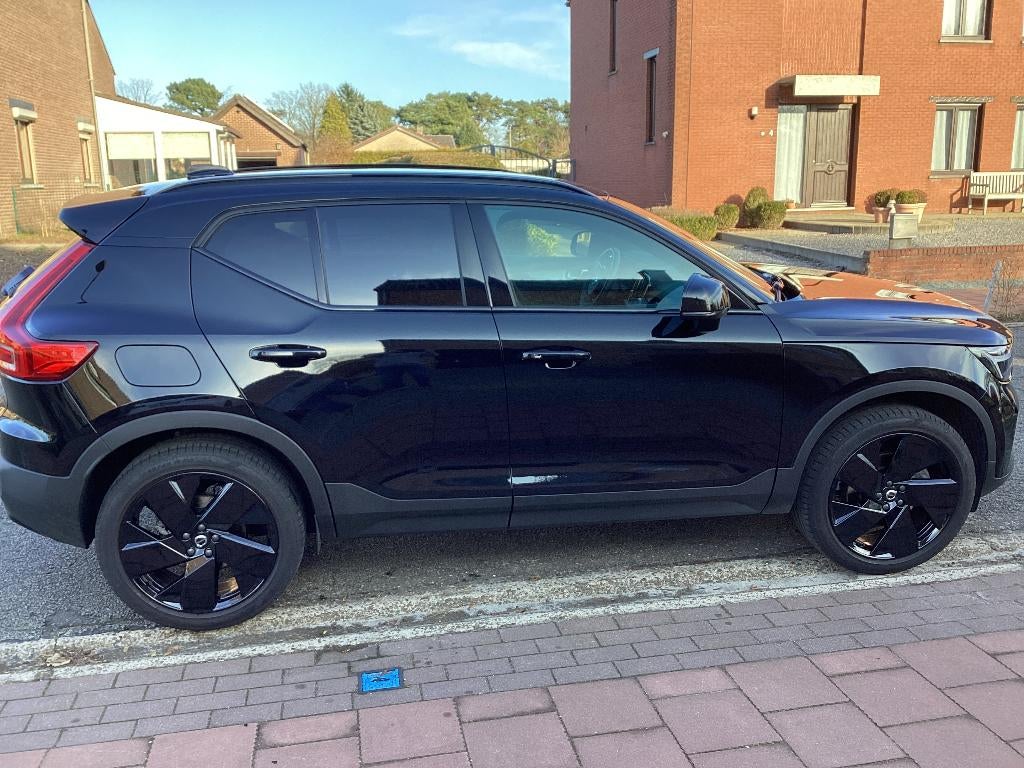 auto volvo xc 40 black edition plus B3 mild hybrid benzine, Autos, Volvo, Achat, Autre, Entretenue par le concessionnaire, 5 places
