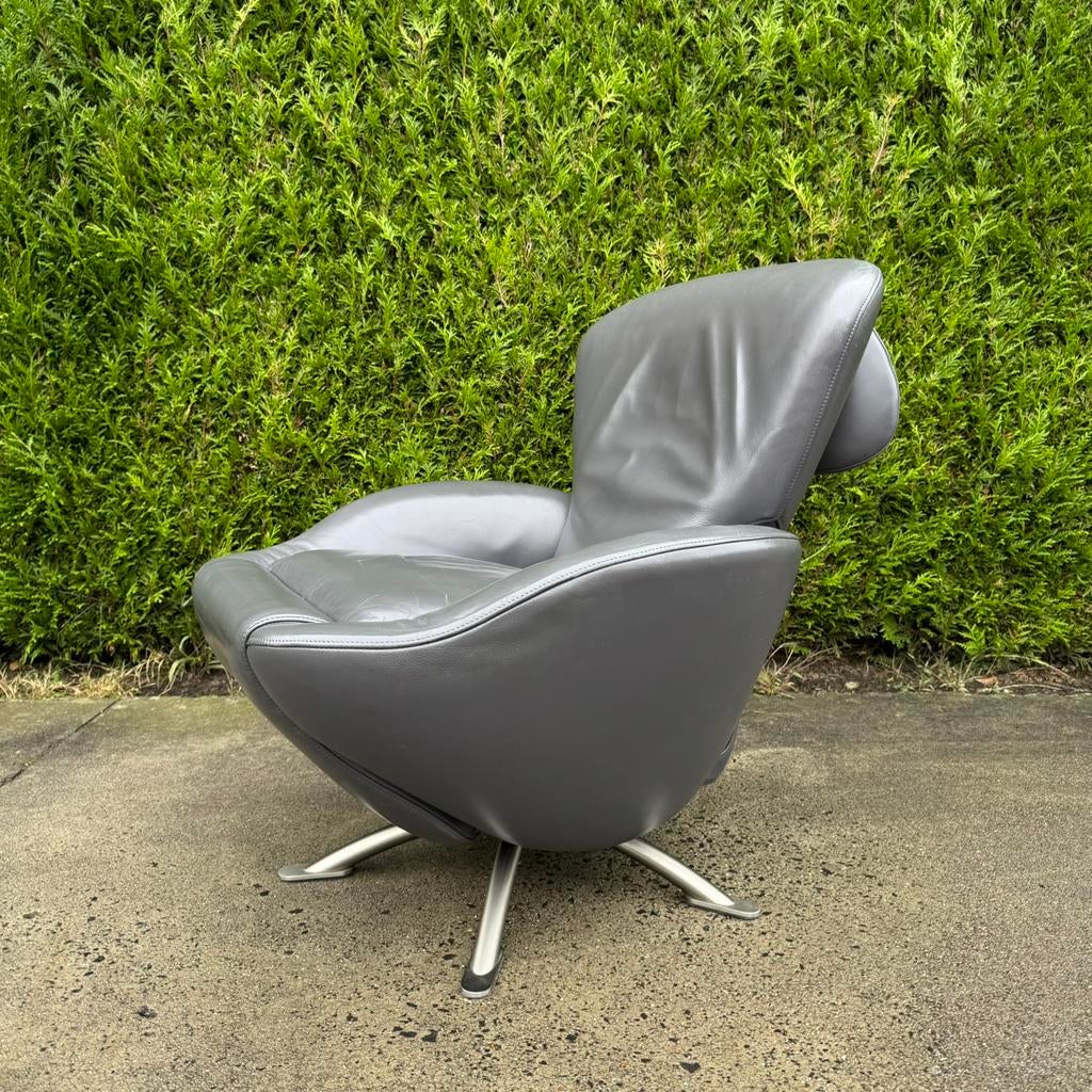 DODO, designed door Toshiyuki Kita voor Cassina, Enlèvement