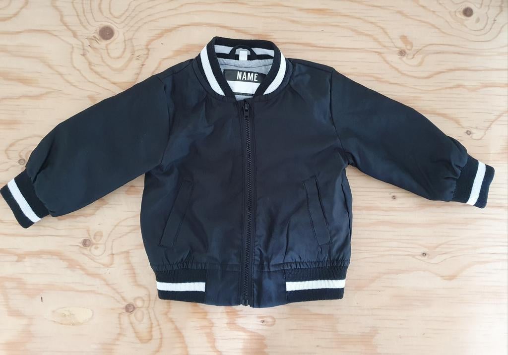 Stoer zwart hockeyjasje - Maat 68, Kinderen en Baby's, Babykleding | Maat 68, Zeeman, Ophalen of Verzenden, Zo goed als nieuw