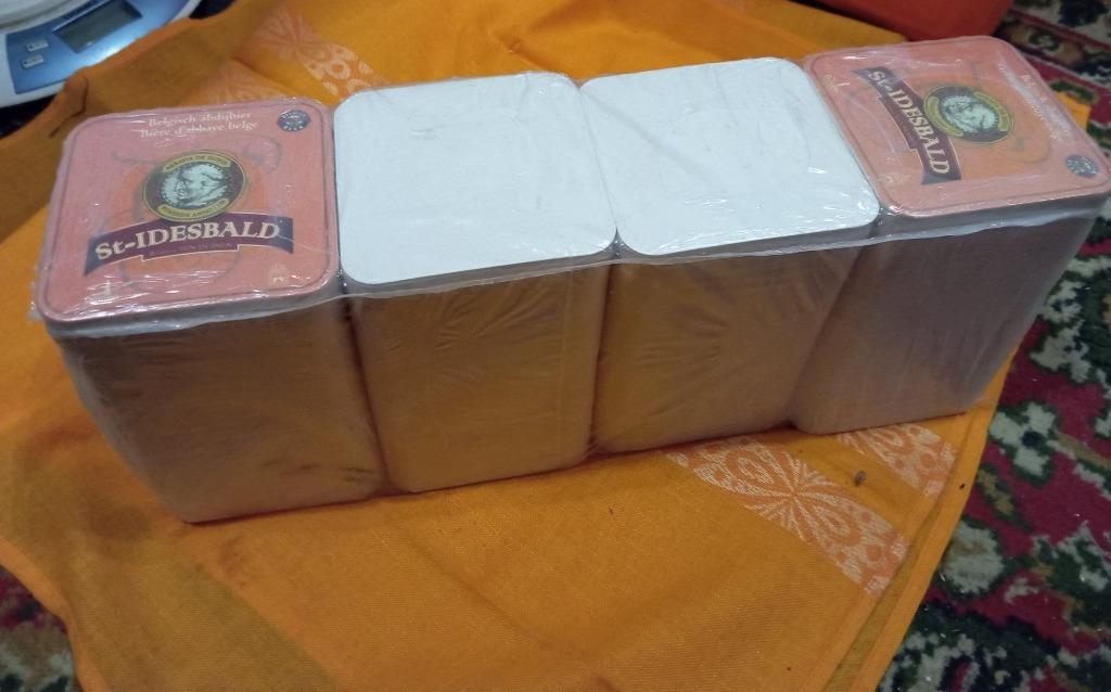 pak van 4x100 bierviltjes bierkaarten st-idesbald, Envoi