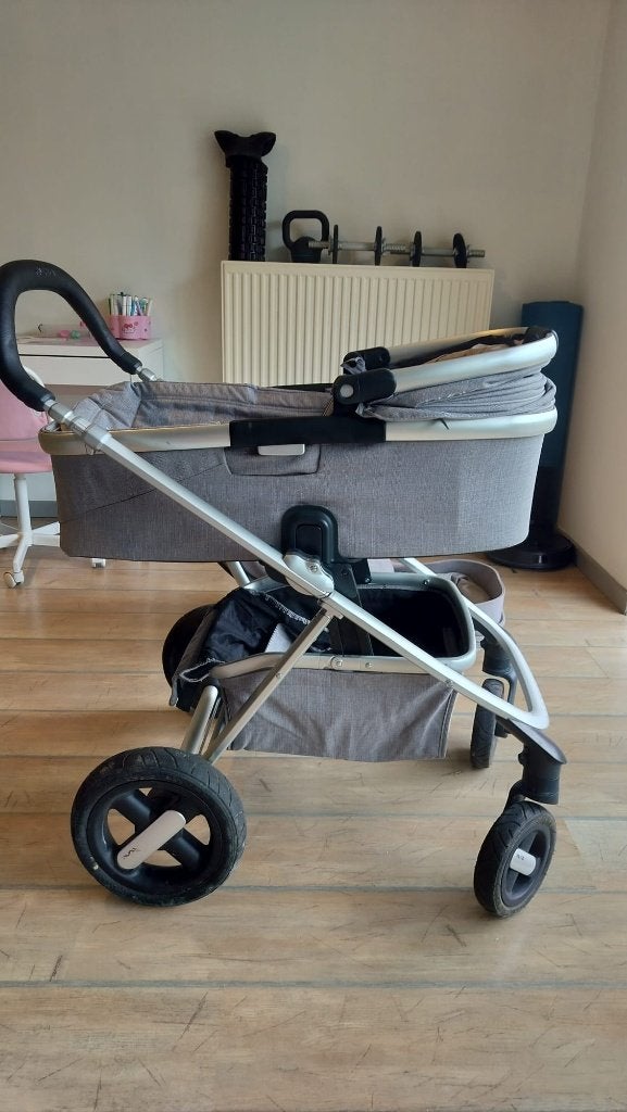 Nuna kinderwagen + reiswieg + zitmand + Maxi-Cosi adapters, Kinderen en Baby's, Kinderwagens en Combinaties, Gebruikt, Luchtbanden