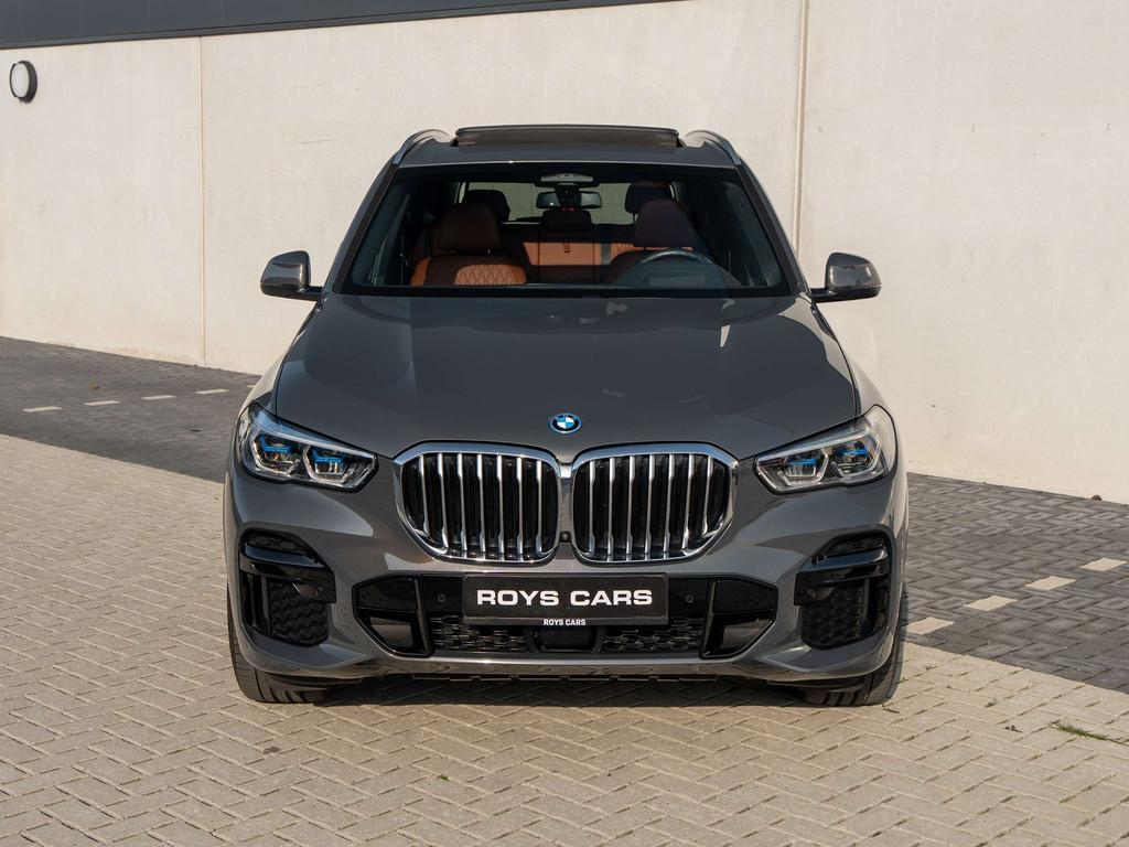 BMW X5 ACHTERASSTURING/BMW INDIVI/PANO/LUCHTVERING/360CAM, Auto's, BMW, Adaptive Cruise Control, Gebruikt, 5 zetels, Hybride Elektrisch/Benzine