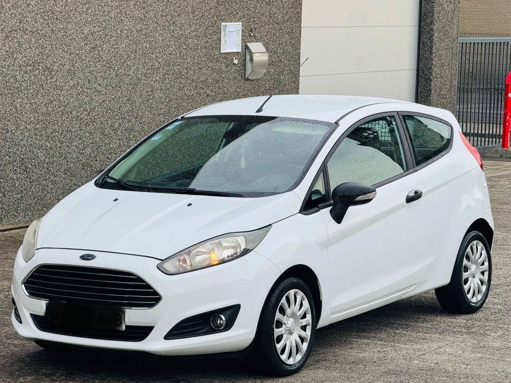FORD FIESTA UTİLİTAİRE 1.5TDCİ GARANTIE 12MOİS 2013MODEL, Auto's, Euro 5, Wit, 1500 cc, Particulier