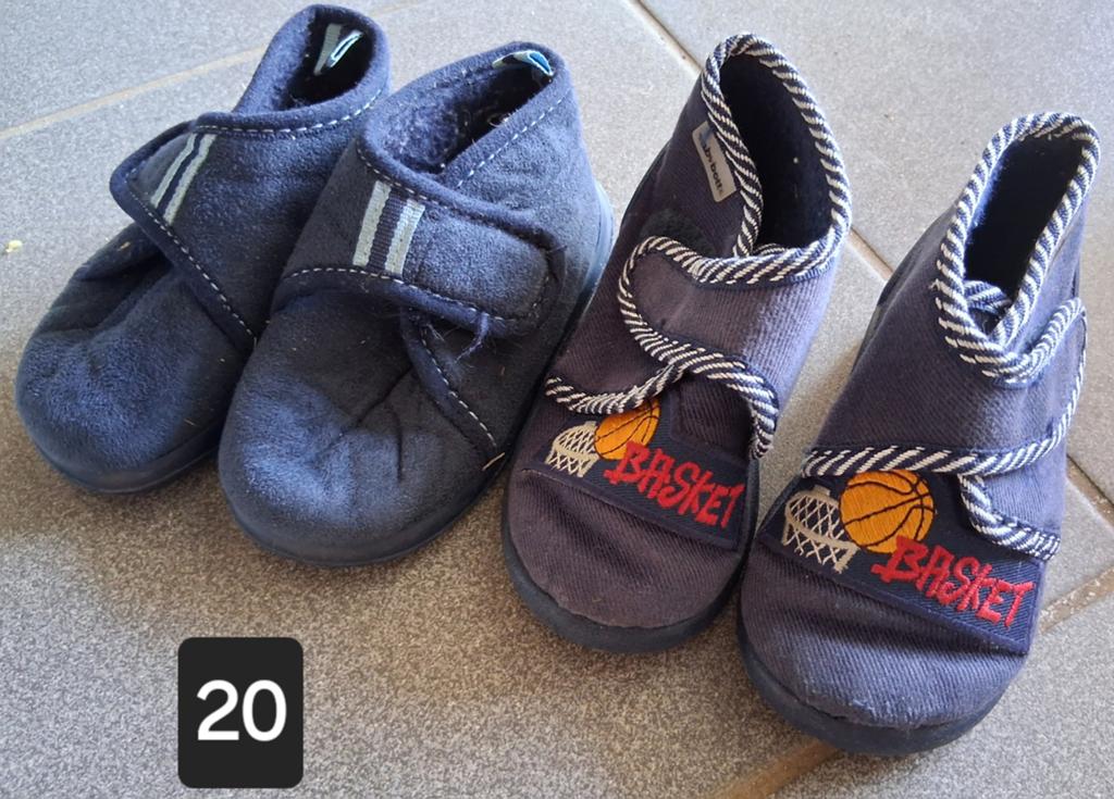 Pantoffels maat 20 , 2 sets, Ophalen of Verzenden
