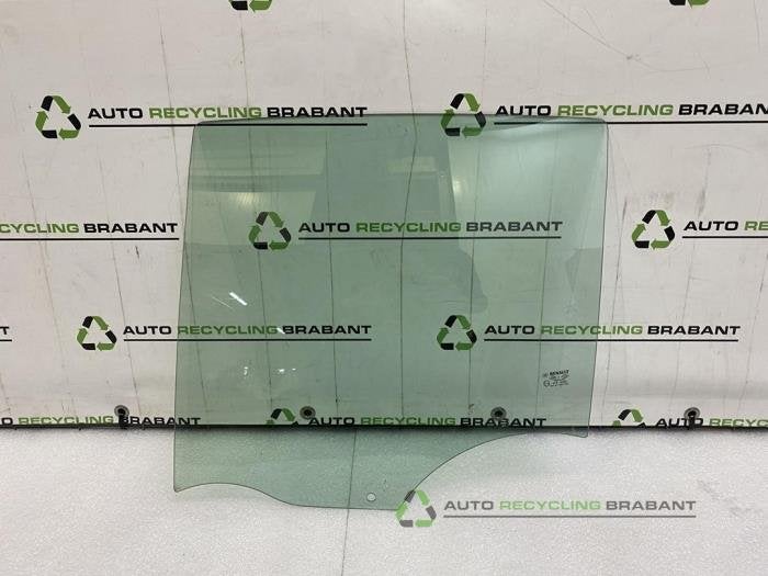 Vitre portière 4portes arrière gauche d'un Renault Clio, -, 3 mois de garantie, Utilisé, -