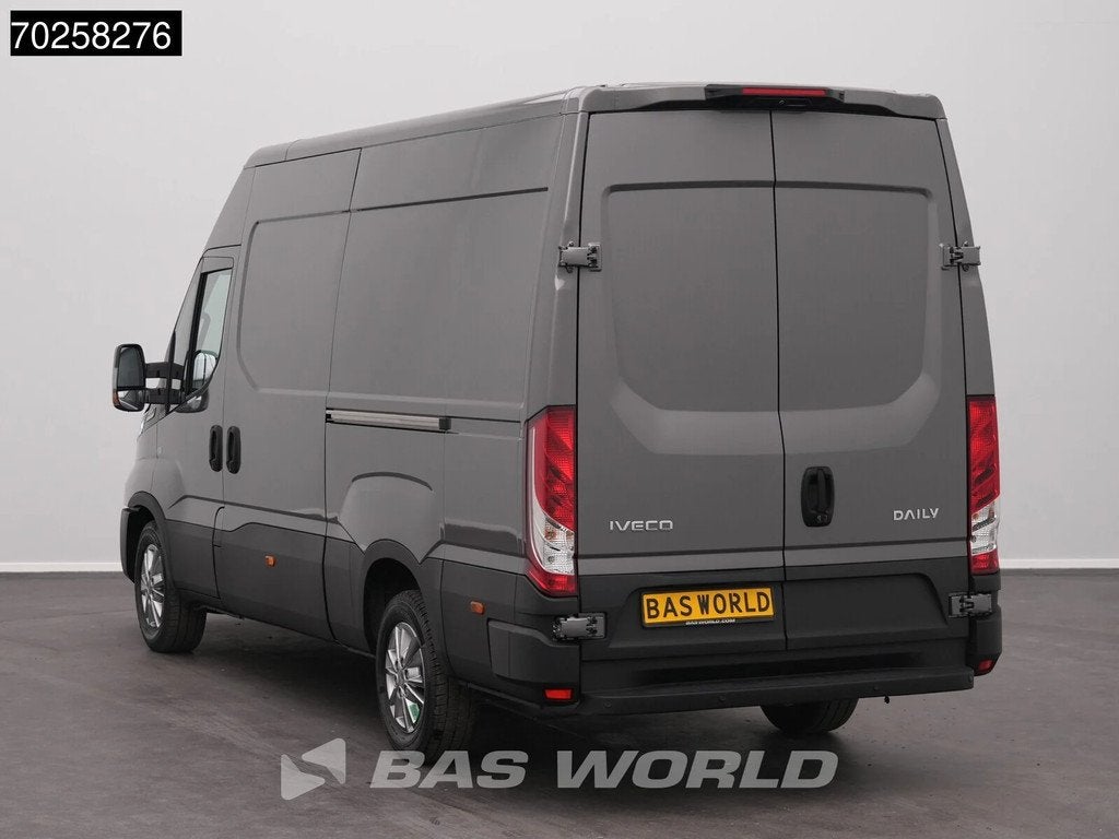 Iveco Daily 35S21 BPM VRIJ! 3.0L Automaat 2x Schuifdeur 210P, Auto's, Stof, Euro 6, 4 cilinders, Iveco