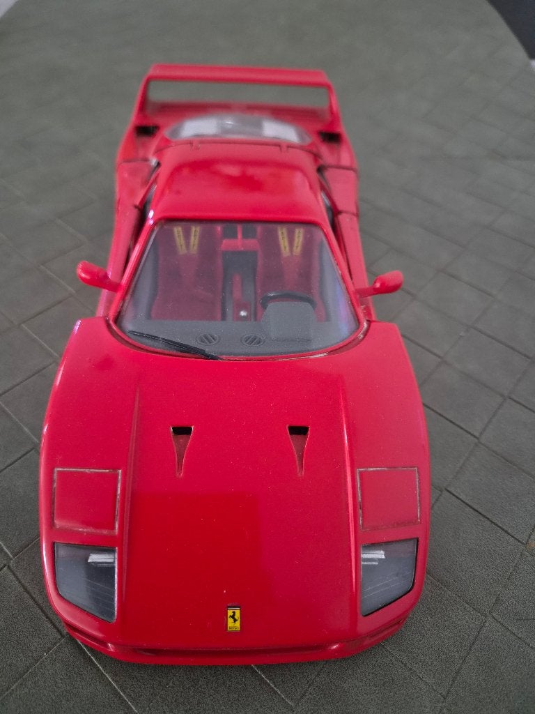 Ferrari F40    1/18, Hobby en Vrije tijd, Modelauto's | 1:18, Ophalen of Verzenden, Zo goed als nieuw, Auto, Burago