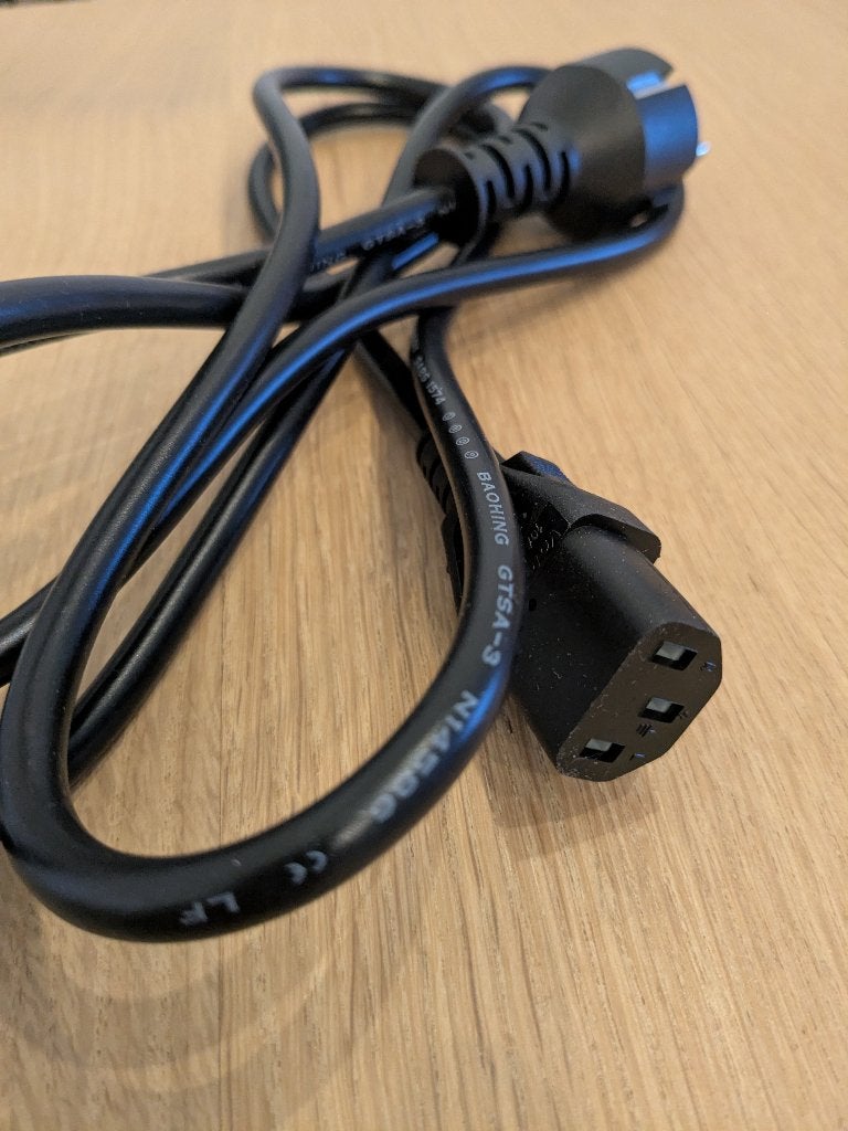 Voedingskabel stroomkabel IEC13 200cm, Ophalen of Verzenden, Zo goed als nieuw