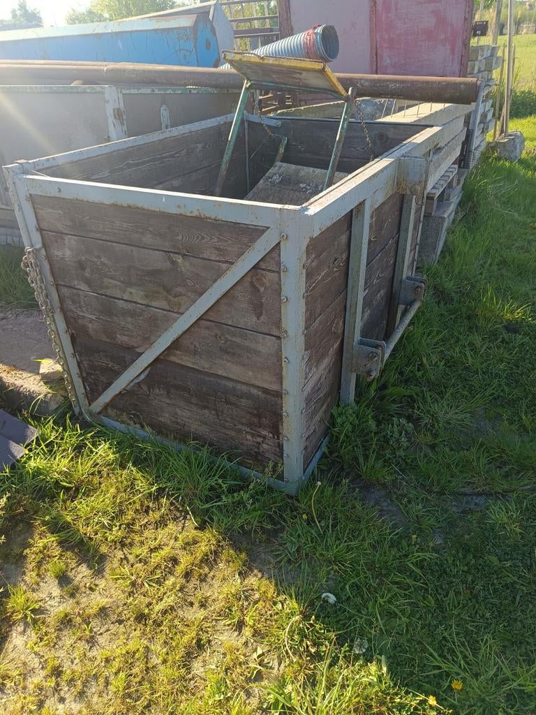 Bakje, Dieren en Toebehoren