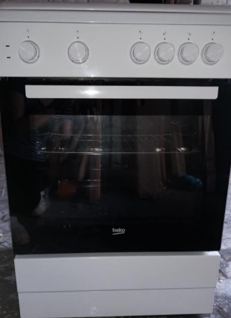 Cuisinière électrique Beko, Elektronische apparatuur, Fornuizen, Ophalen, Vrijstaand, Elektrisch, 4 kookzones