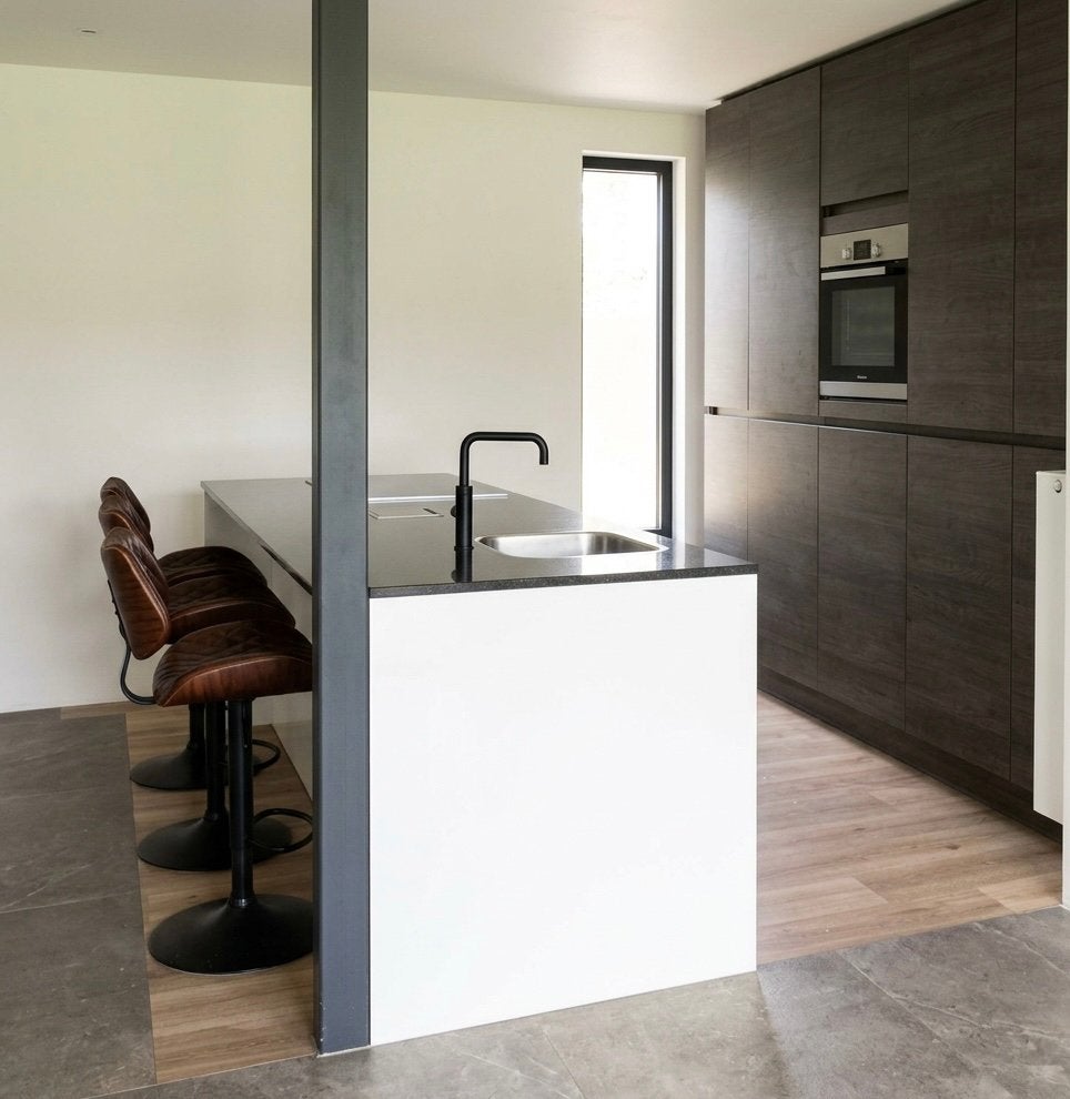 ✨ CUISINE DESIGN AVEC ÎLOT ET APPAREILS ÉLECTROMÉNAGERS ✨, Granit ou Pierre, Comme neuf, Cuisine à mur double, Blanc