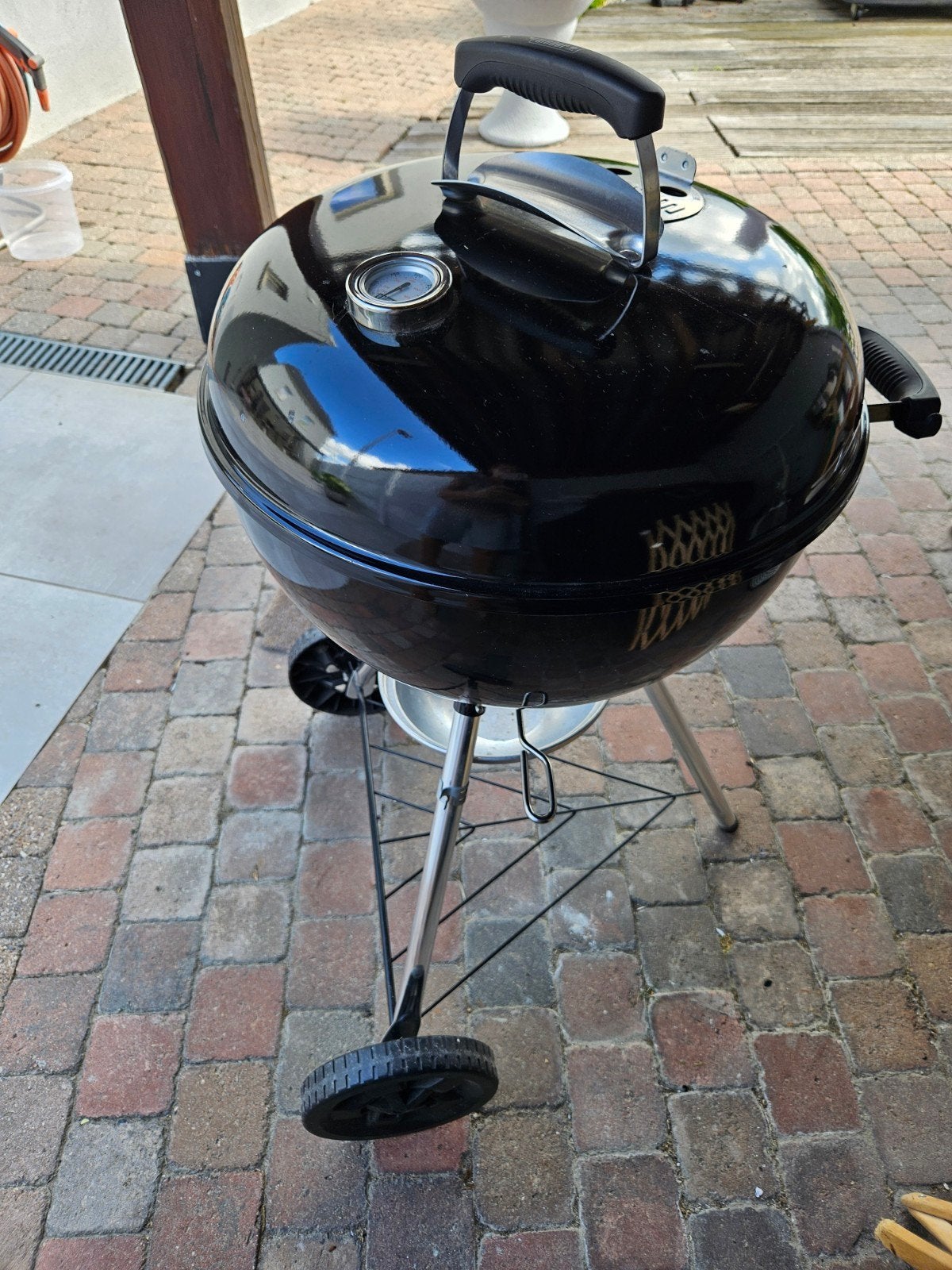 Houtskool barbecue Weber-2x gebruikt., Ophalen