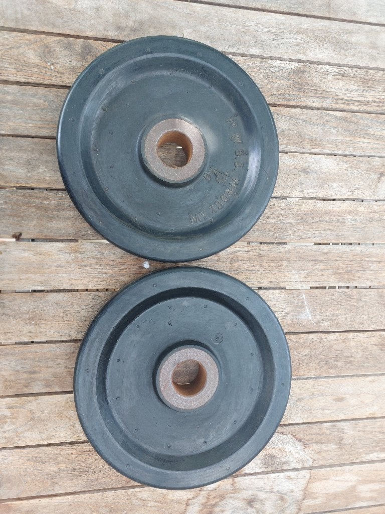 2 disques en fonte 15 kg W.W.S.S. Wrocław - Vintage, Sport en Fitness, Fitnessmaterialen, Ophalen, Gebruikt, Armen, Dumbbell