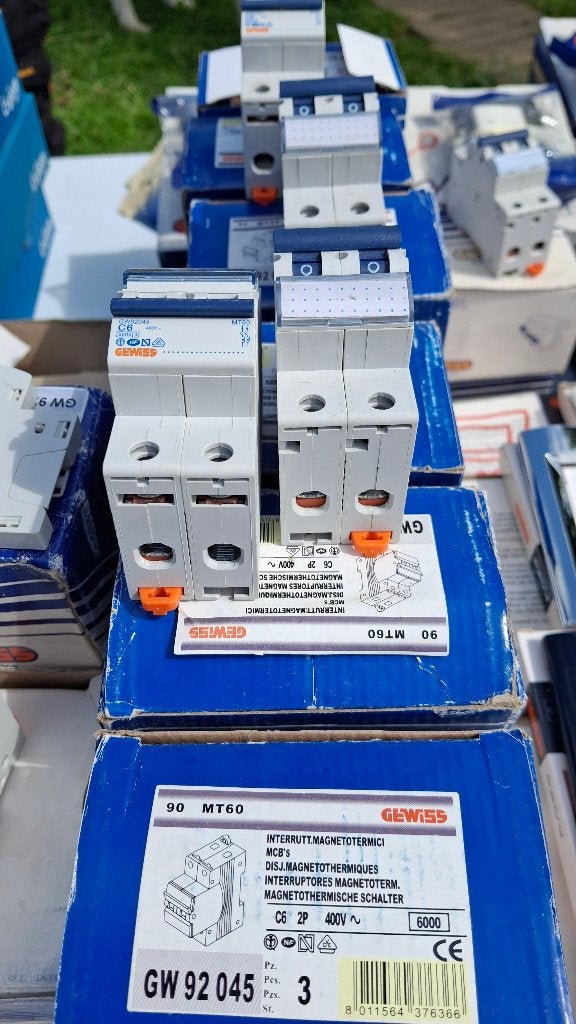 Matériel électrique, Enlèvement, Neuf, Interrupteur
