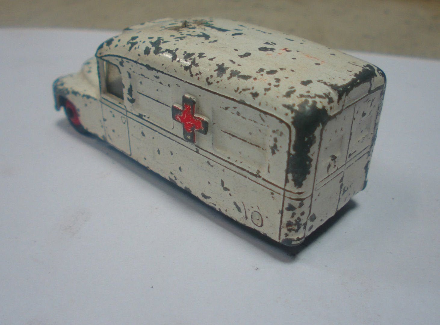 DINKY TOYS 253 DAIMLER AMBULANCE, Gebruikt, -, Ophalen of Verzenden, -