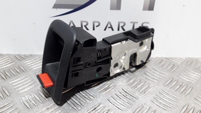 Serrure banquette arrière d'un Mercedes A-Klasse, Autos : Pièces & Accessoires, 3 mois de garantie, Utilisé, -, -