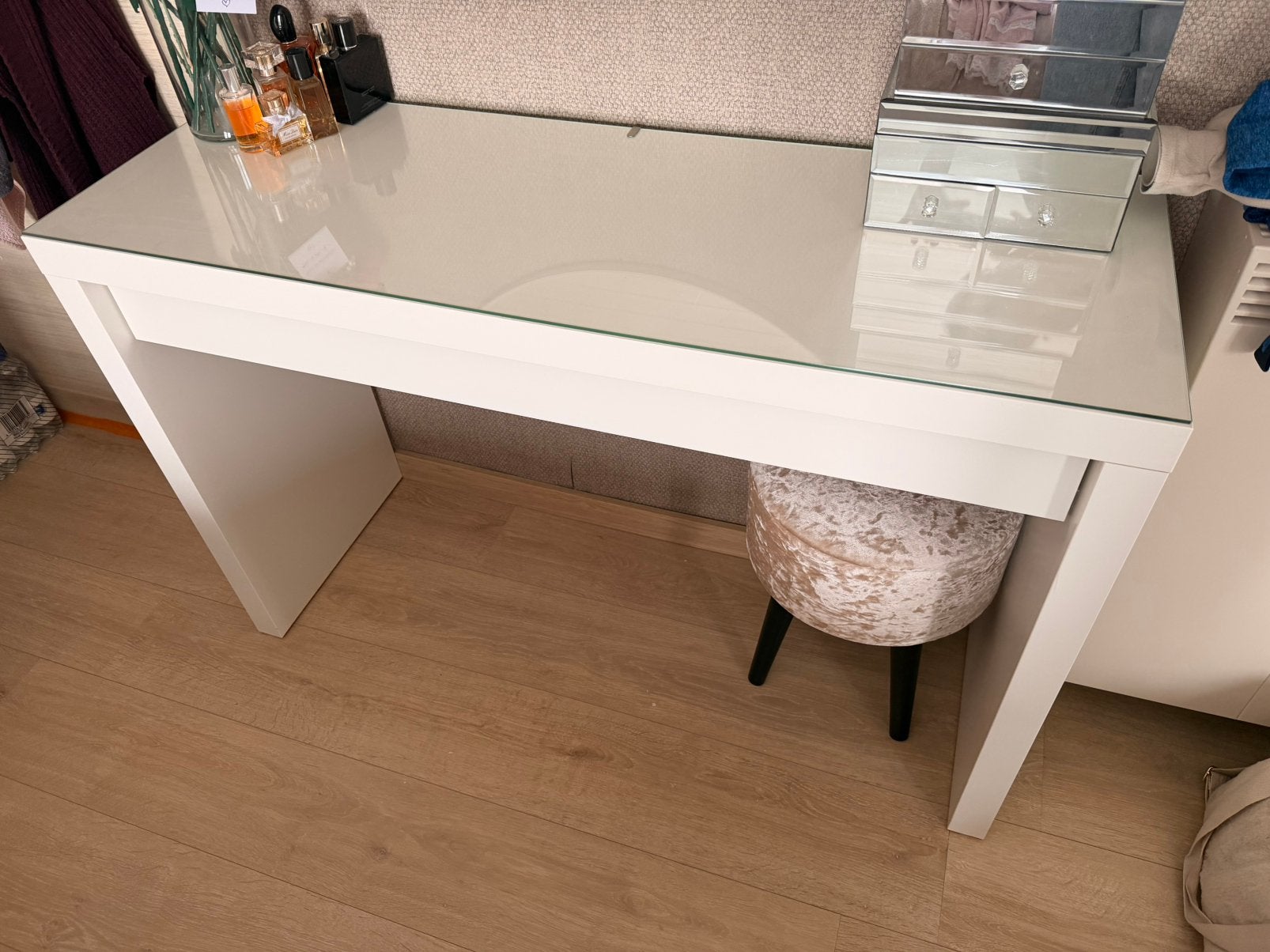 Kaptafel Makeup tafel met spiegel en lampen IKEA &boekenkast, Huis en Inrichting, Ophalen, Gebruikt