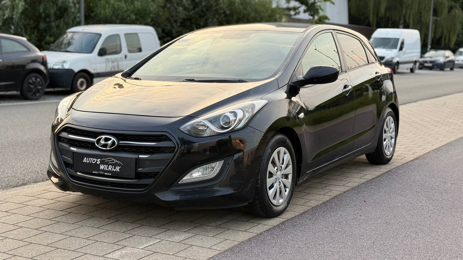Hyundai i30/1.4 Benzine/Euro 6b/2016/301.000 km, Auto's, Hyundai, Voorwielaandrijving, Stof, 4 cilinders, Zwart