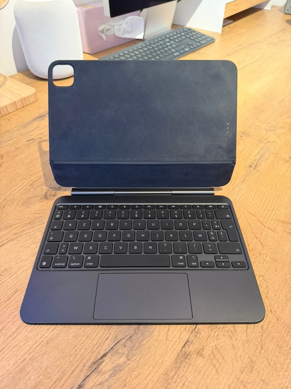 Apple Magic Keyboard iPad Pro 11 inch (25/24) AZERTY Zwart, 11 inch, Bescherming voor- en achterkant, Ophalen of Verzenden, Zo goed als nieuw