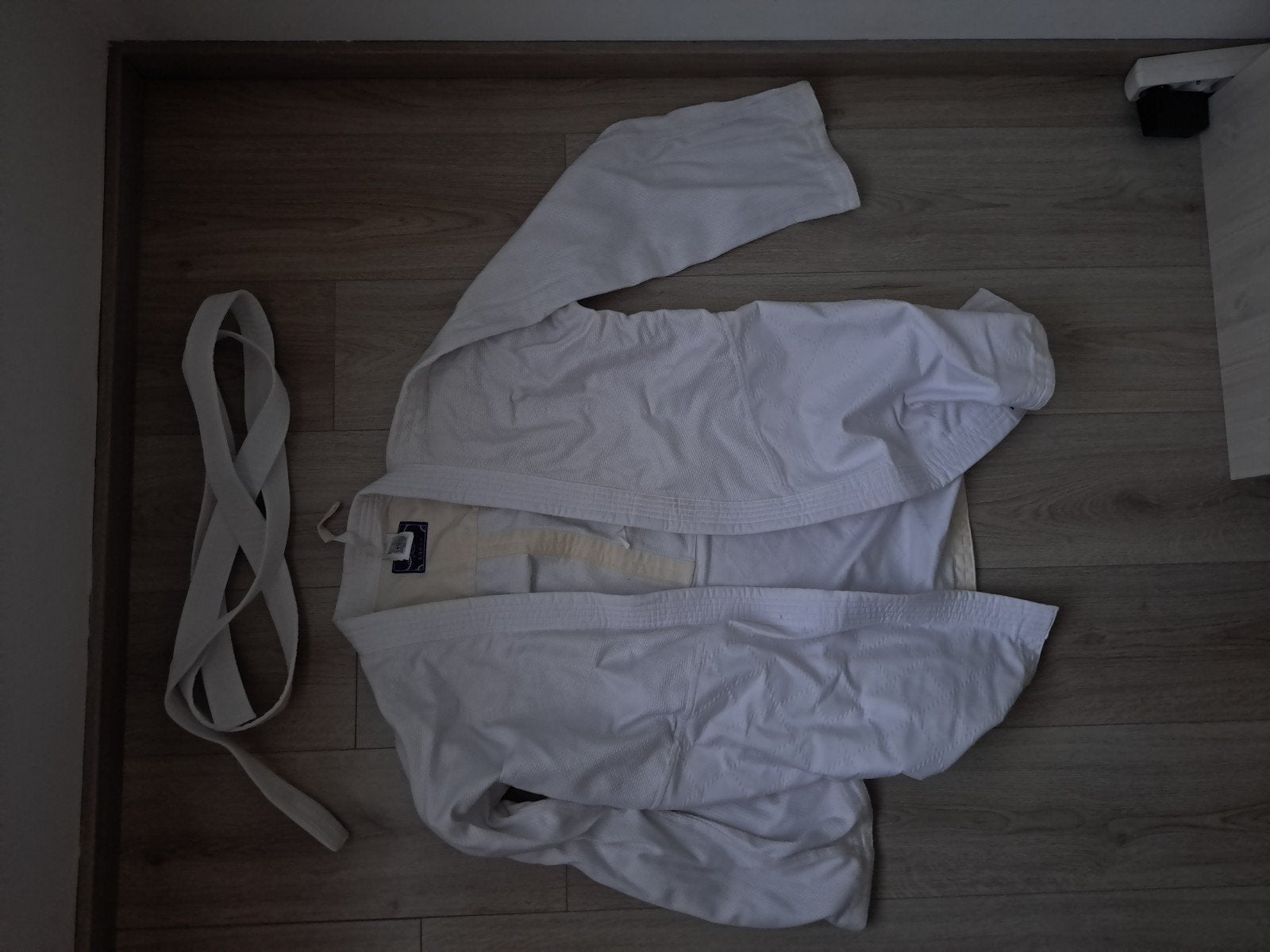 Zo goed als nieuwe Judo / Jiu-Jitsu Gi (Pak) + Witte Band, Sport en Fitness, Ophalen, Jiu-Jitsu, Vechtsportpak