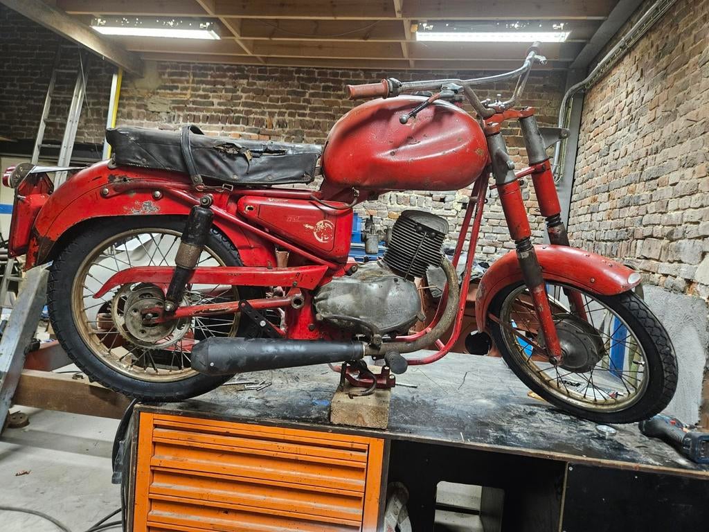 Ducati 125cc turismo, Motoren, Ophalen