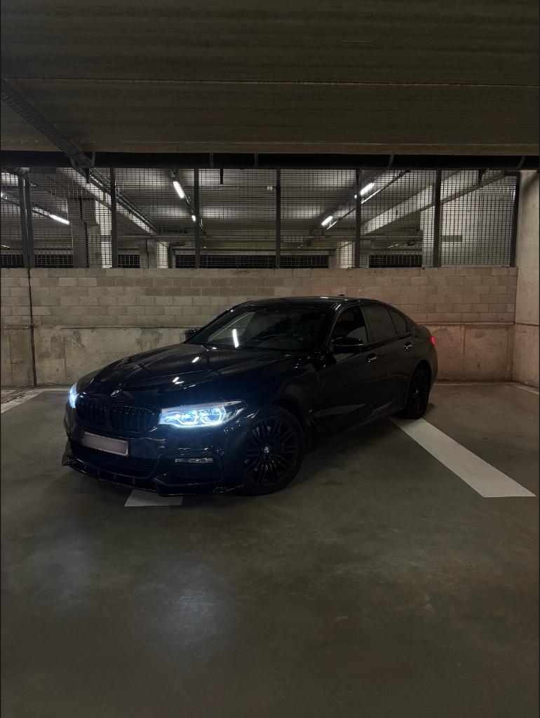 BMW 530E PERFORMANCE, Auto's, Automaat, 1998 cc, Achterwielaandrijving, Zwart