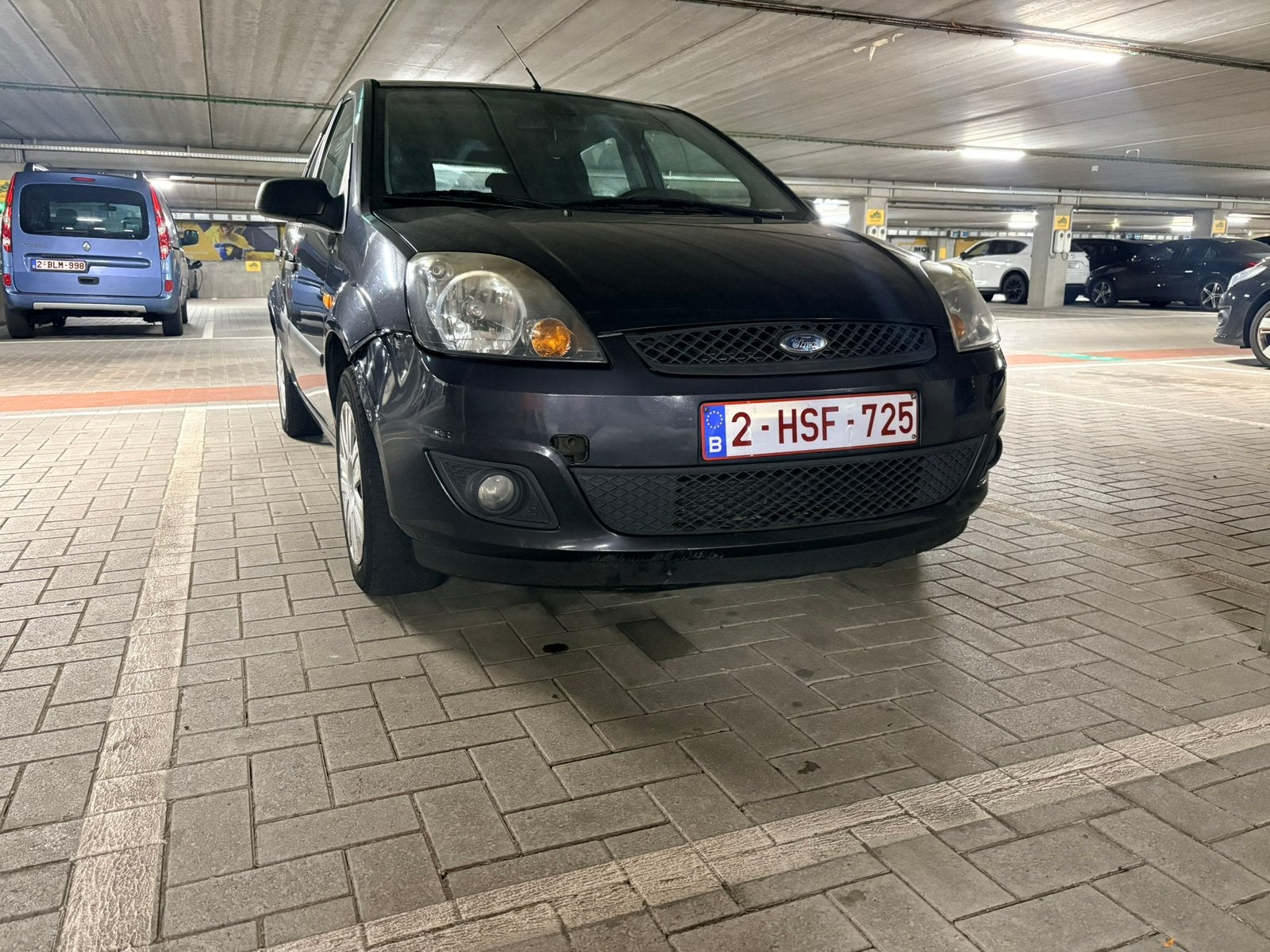 Ford fiesta 1.3 benzine, Autos, Achat, Boîte manuelle, Vitres électriques, Noir