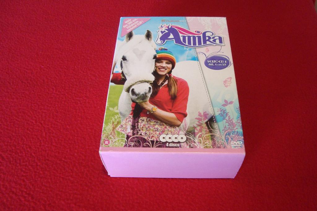 dvd box amika seizoen 1, Enlèvement ou Envoi
