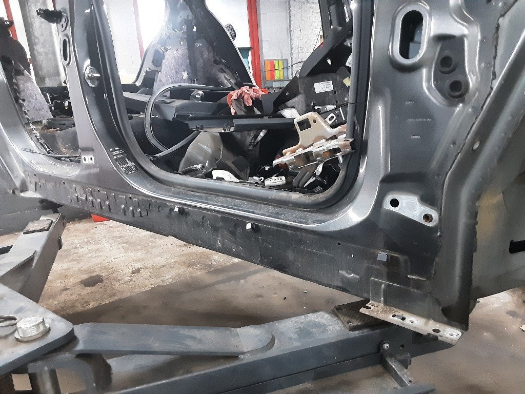 SEUIL DE PORTE DROIT Ford Focus 4 (01-2018/12-2025), Henry-Ford-Straße  1
50735  Köln, DE, Ford-Werke GmbH, Kunden@ford.com, Ford