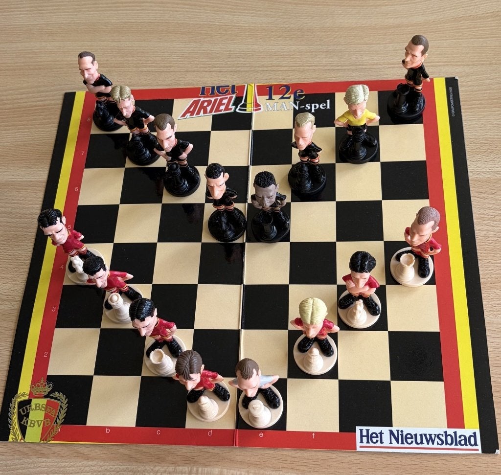 2 in 1 : Het 12de man spel - schaakspel voetballers, Een of twee spelers, Ophalen of Verzenden, Nieuw