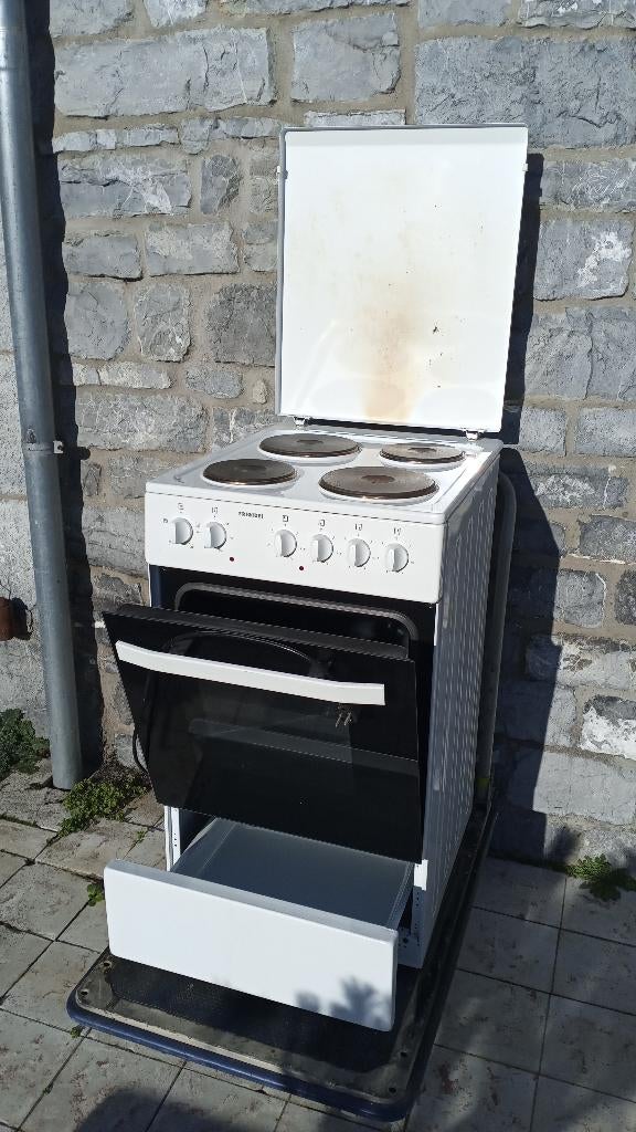 Cuisinière électrique avec four, 85 à 90 cm, Plaque chauffante, 4 zones de cuisson, Enlèvement