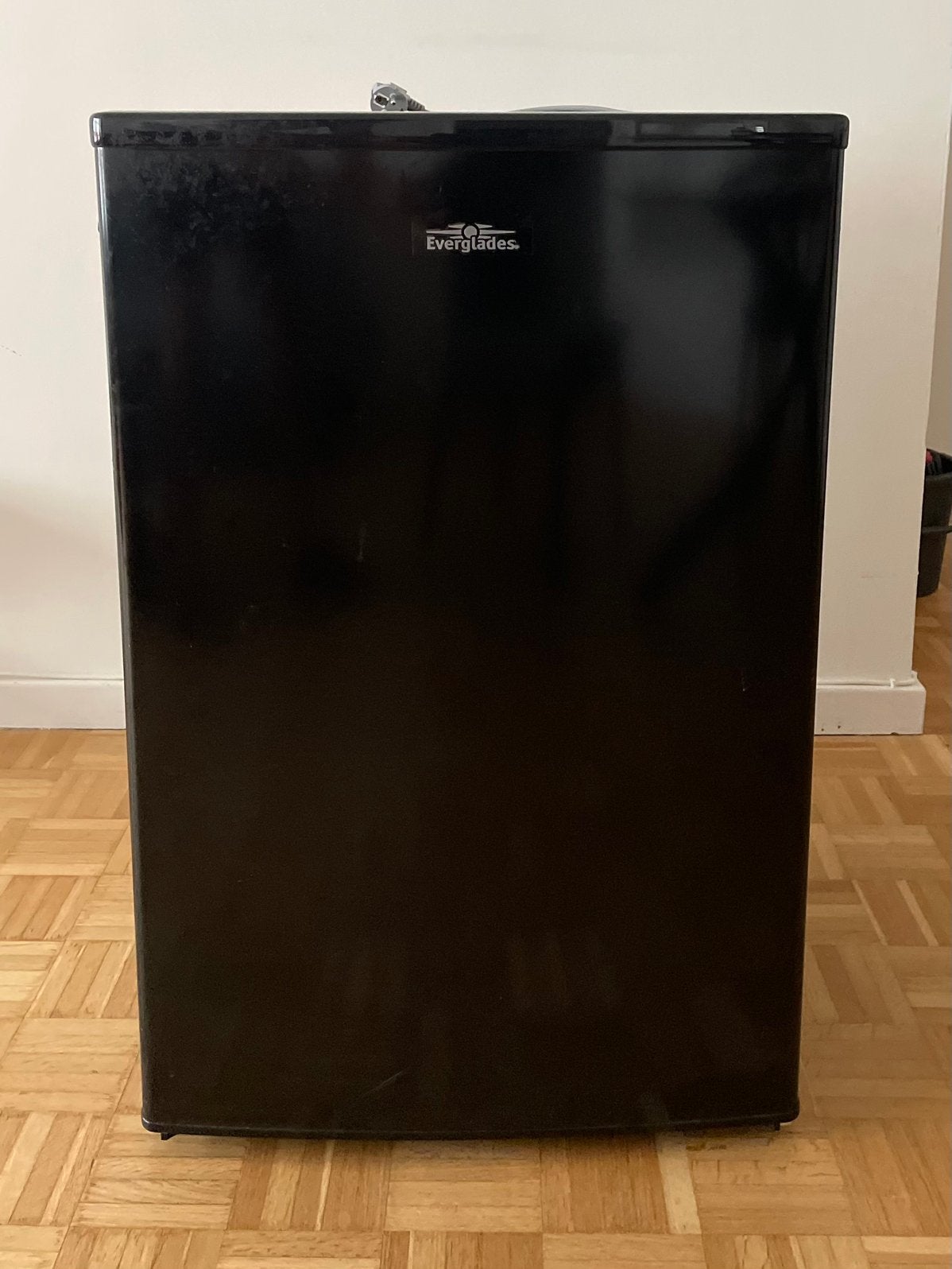 Frigo everglades avec congélateur, Electroménager, Avec compartiment congélateur, 85 à 120 cm, Comme neuf, Enlèvement