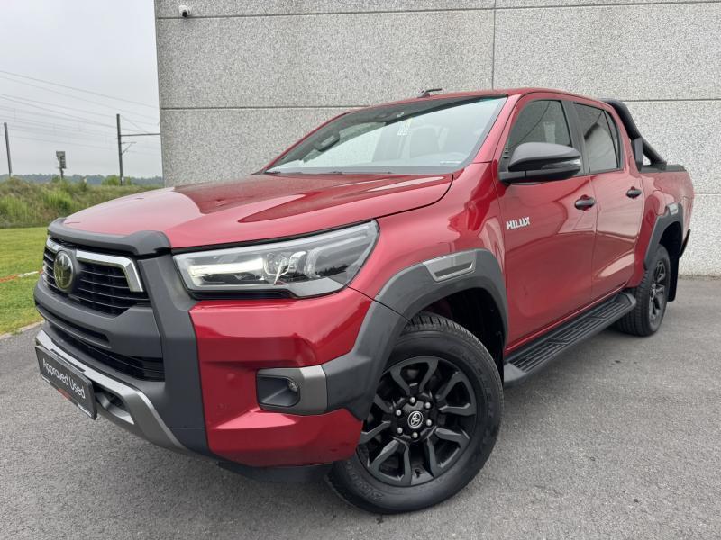 Toyota Hilux Double Cab 2.8 204hp 6AT Invincible, Autos, Rouge, Achat, Euro 6, Noir