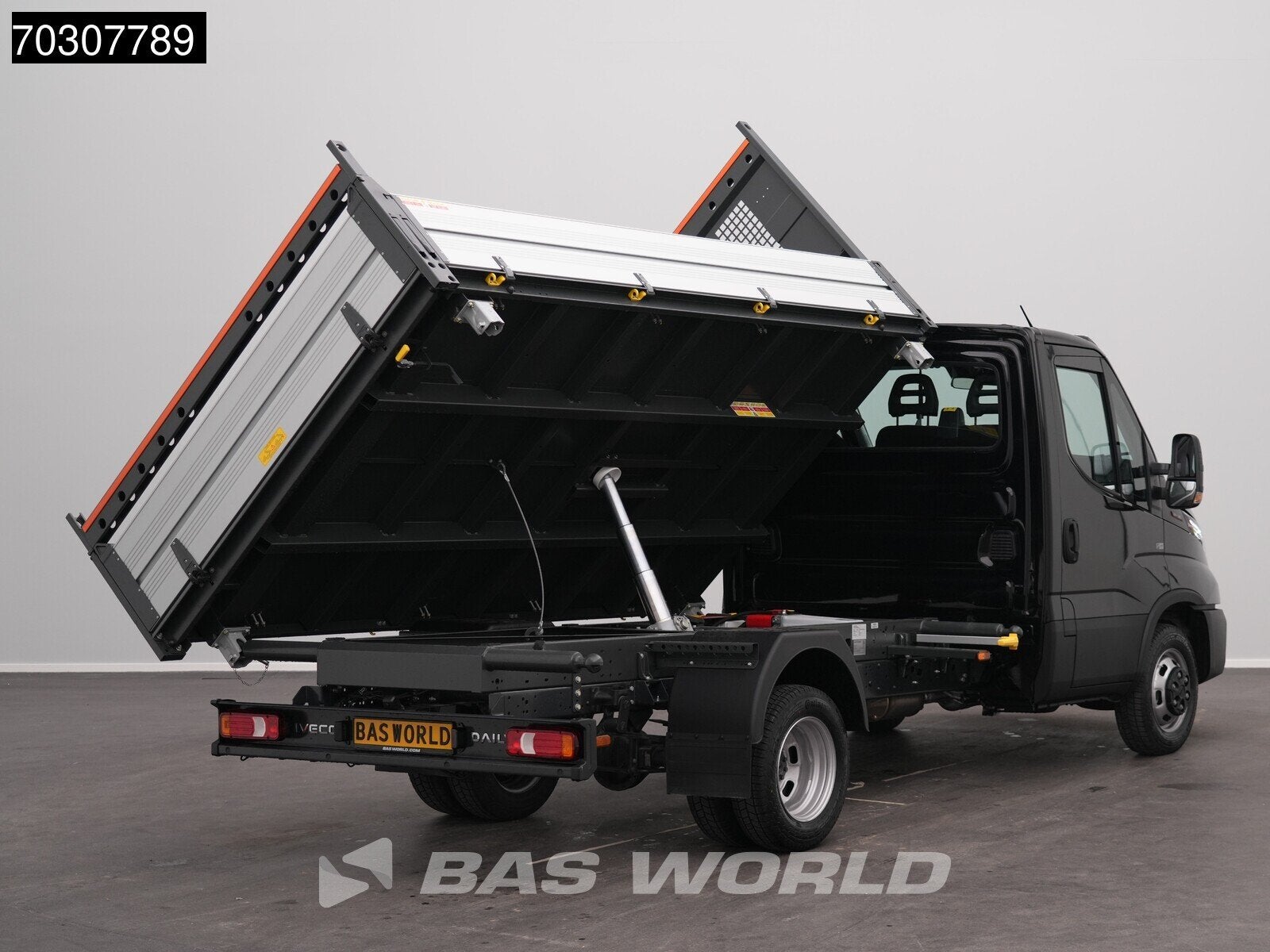 Iveco Daily 35C18 3.0L Driezijdige Kipper 180PK ACC LED Airc, Auto's, Stof, Euro 6, Iveco, 180 pk
