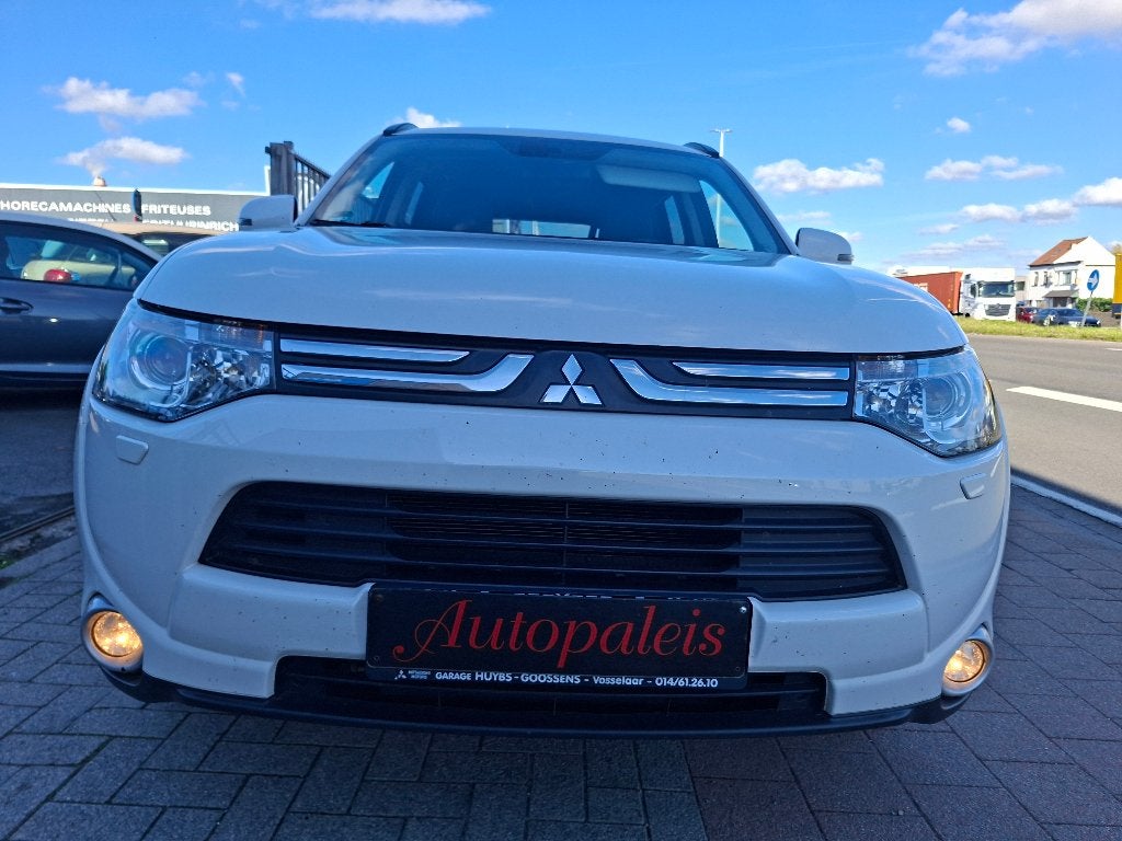 Mitsubishi Outlander 2.2 D 4WD AUTOMAAT 7 PLAATS Outlander, Auto's, Automaat, Euro 5, 4 cilinders, Leder