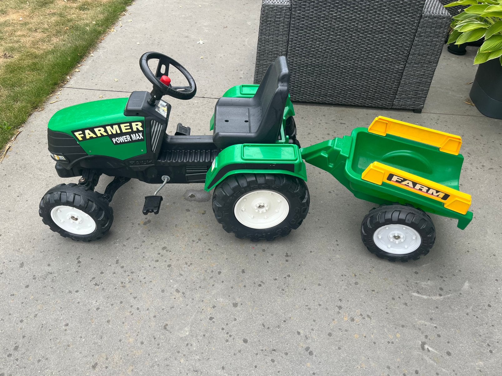 Tractor Falk met trappers en aanhangwagen - 2-5jaar, Kinderen en Baby's, Ophalen, Gebruikt, Met kar of aanhanger