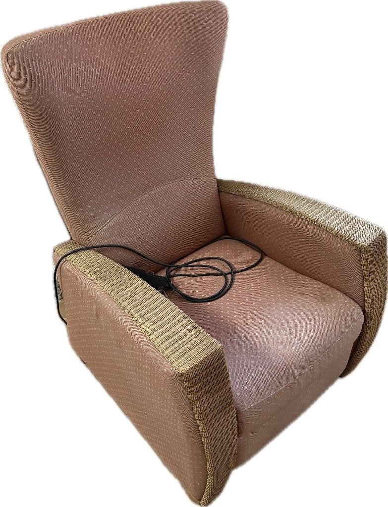 Elektrisch verstelbare relaxfauteuil, Ophalen, Hout, Gebruikt, 75 tot 100 cm
