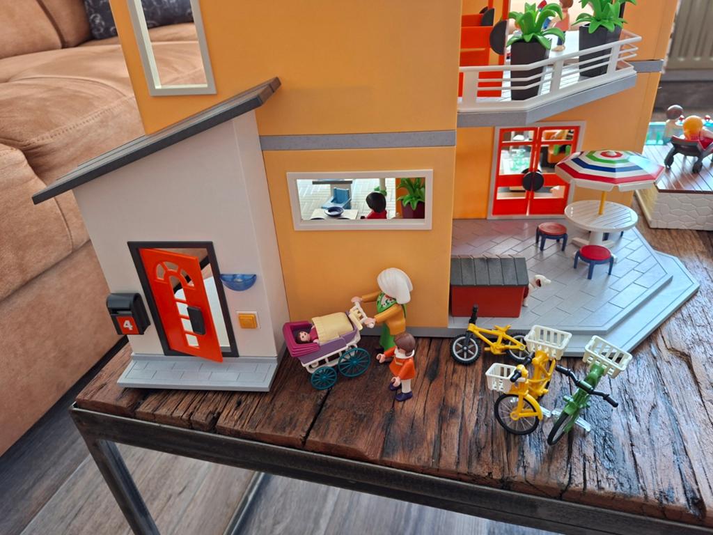 Playmobil modern poppenhuis met zwembad en andere toebehoren, Enfants & Bébés, Jouets | Playmobil, Utilisé, Enlèvement