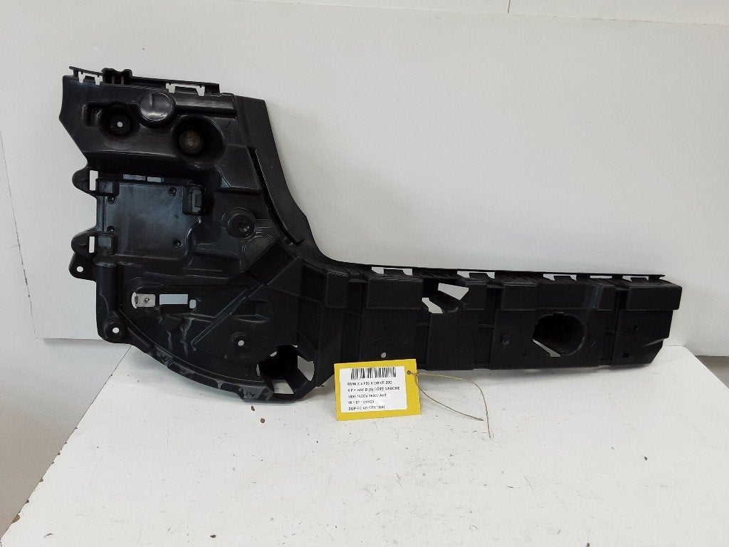 SUPPORT PARE-CHOCS CENTRE ARRIÈRE BMW X4 (F26), Utilisé, BMW, Petuelring 130
80809  München, DE, Bayerische Motoren Werke AG