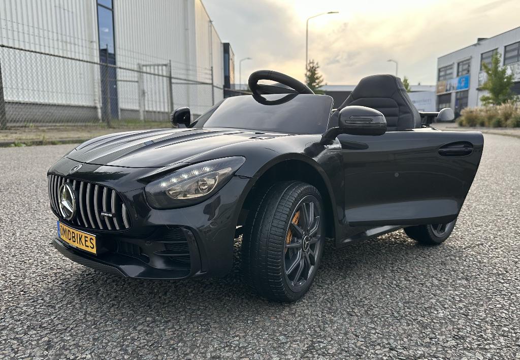 Mercedes GT-R AMG zwart 12V RC / Leder / Rubberband en MP3, Ophalen of Verzenden, Nieuw