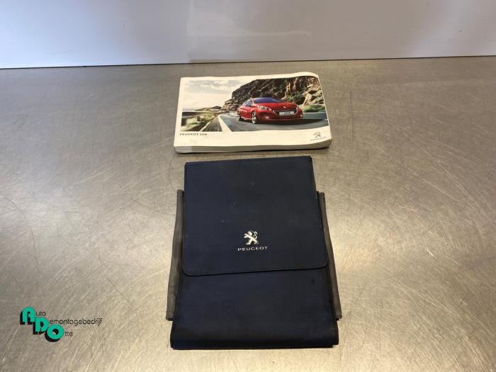 Instructie Boekje van een Peugeot 208 (208 12-), Gebruikt, -, -, Ophalen of Verzenden