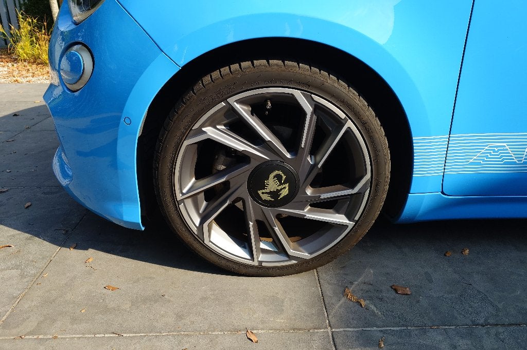 Abarth 500e Scorpionissima (première édition) - 09/2023, Autos, 0 kg, 0 kg, Noir, Automatique