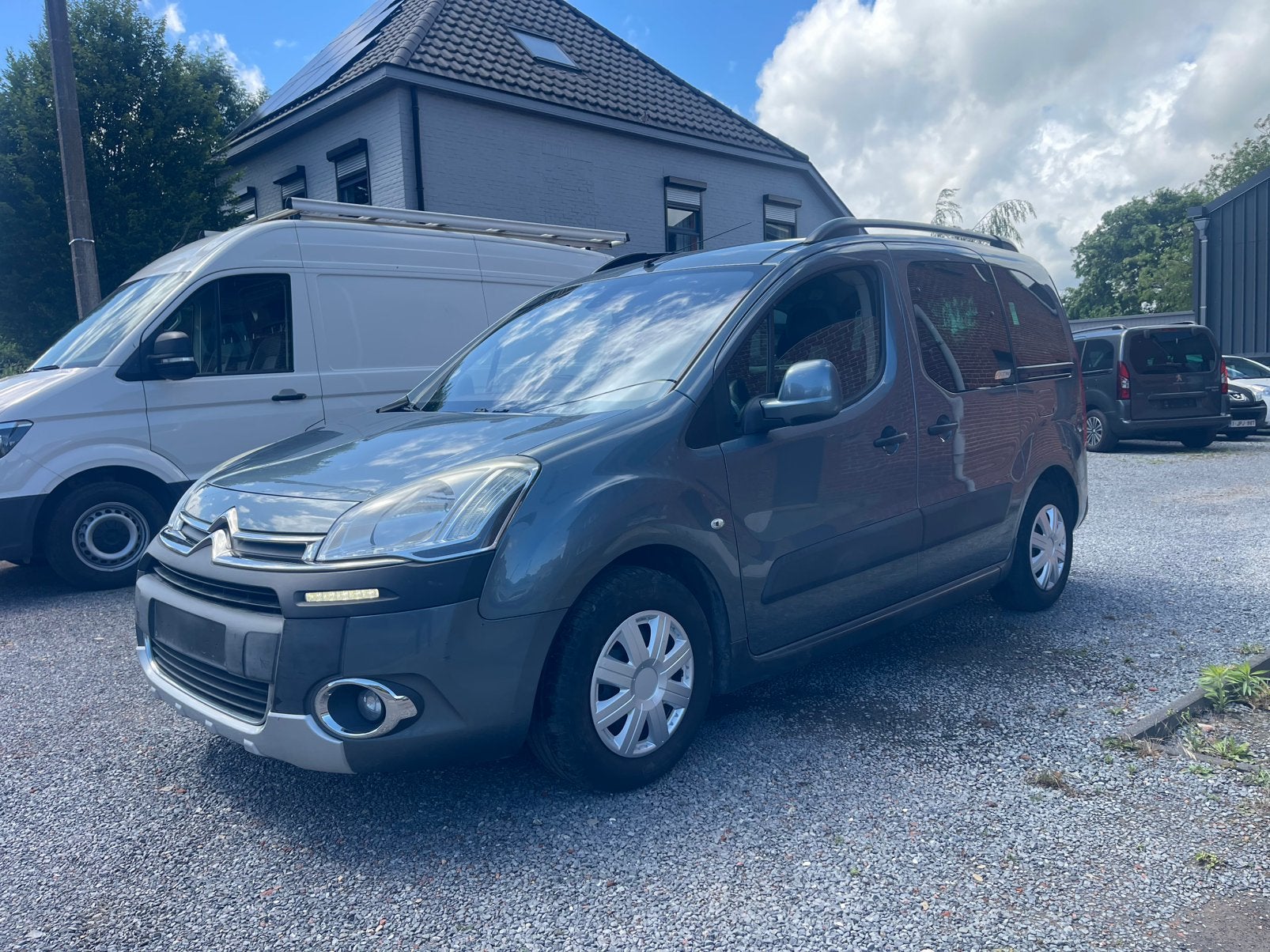 Citroen Berlingo 1.6 e-HDi XTR,Automatique,Sensoren,1e eigen, Euro 5, Monovolume, 4 cilinders, Start-stop-systeem