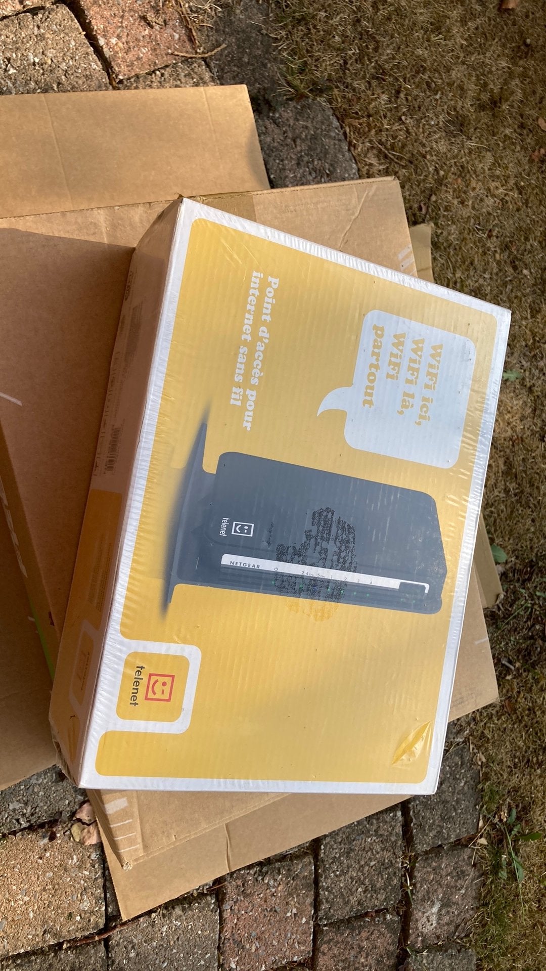 Netgear WNDR4300-TN nieuw/ongebruikt, Computers en Software, Routers en Modems, Ophalen of Verzenden, Zo goed als nieuw