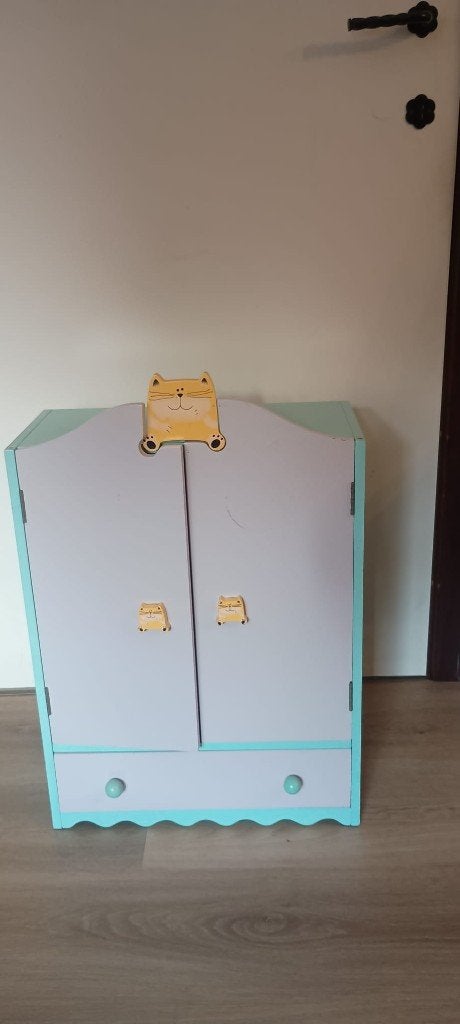 kleerkastje voor poppen, Ophalen, Gebruikt