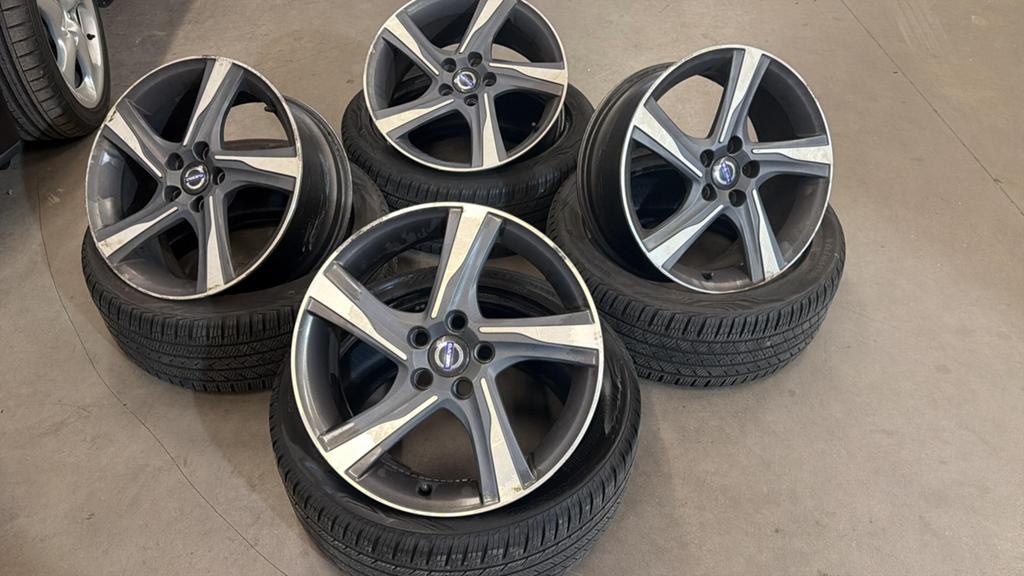VOLVO R DESIGN VELGEN 17inch zonder banden, Auto-onderdelen, Banden en Velgen, Ophalen of Verzenden, 17 inch, Band(en)